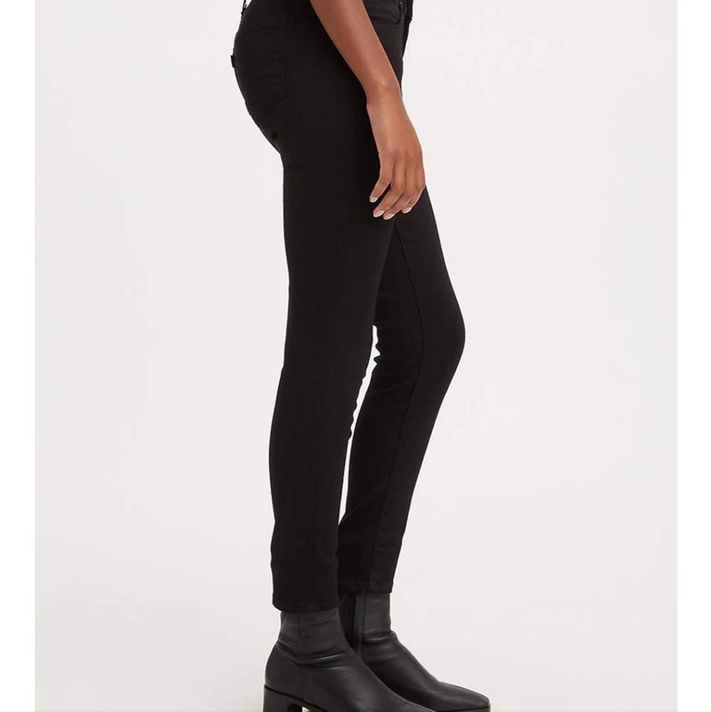 Levi's - Jeans - 711 -Skinny (Black)
